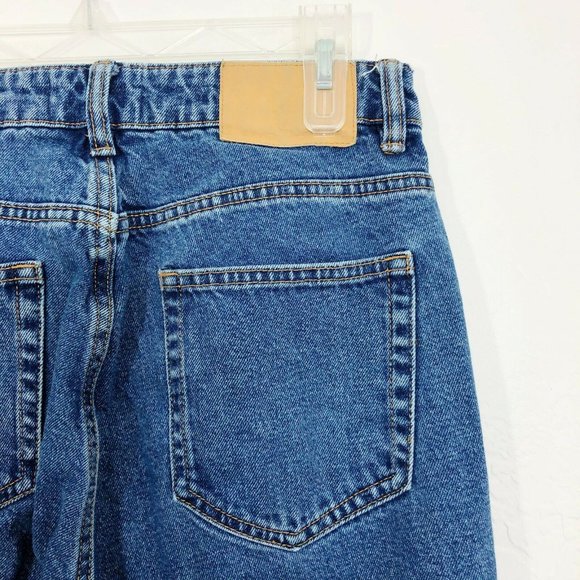 Zara Medium Wash Denim High Rise Mom Jeans - Size 8 - Picture 7 of 9